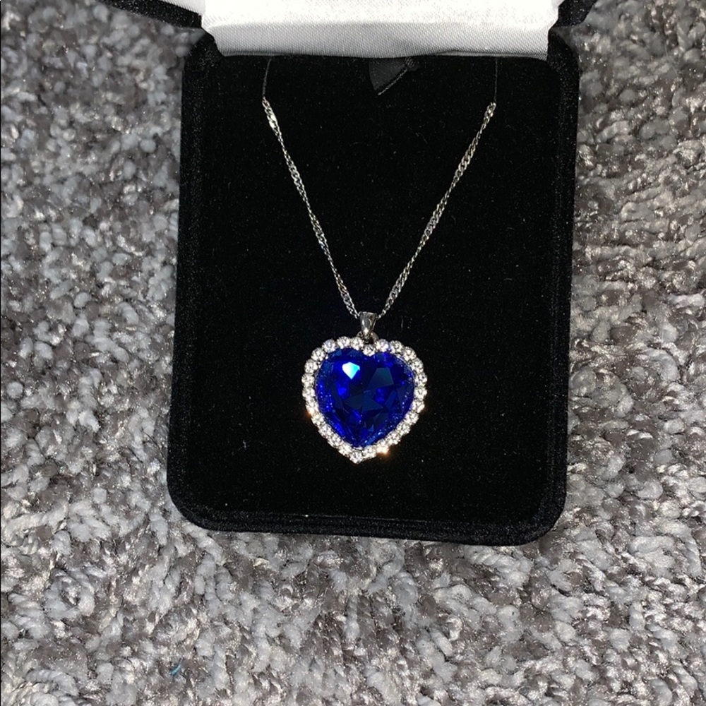Heart Of The Ocean Necklace Replica